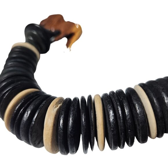 African Safari Hand Carved Wooden Necklace Lion Elephant Black White Disc Beaded - Picture 4 of 5